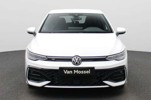 Volkswagen Golf (2025) thumbnail 3
