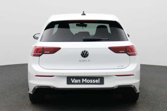 Volkswagen Golf (2025) thumbnail 5