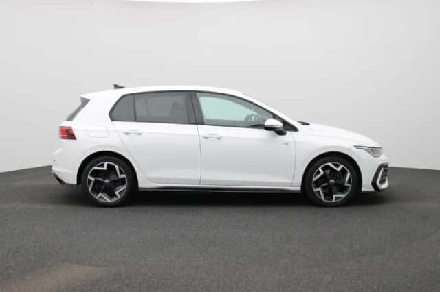Volkswagen Golf (2025) thumbnail 6