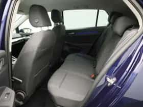 Volkswagen Golf (2021) thumbnail 10