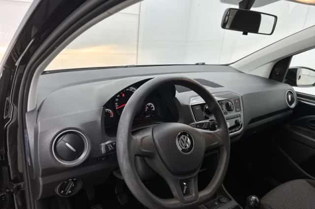 Volkswagen Up! (2018) thumbnail 15
