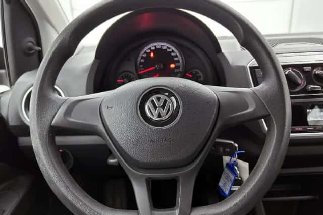 Volkswagen Up! (2018) thumbnail 28