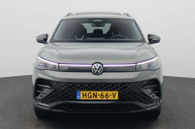 Volkswagen Tiguan (2025) thumbnail 3