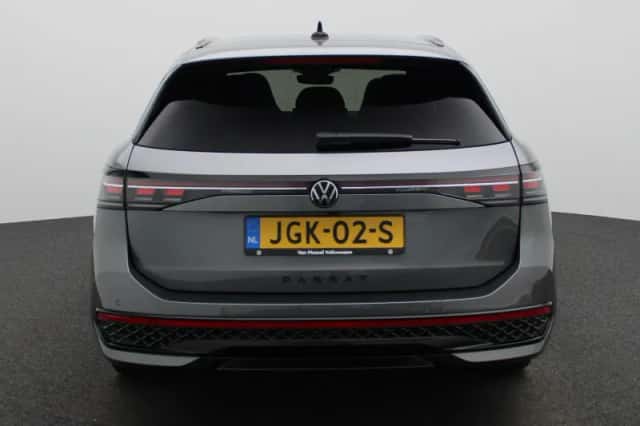 Volkswagen Passat (2025) thumbnail 5