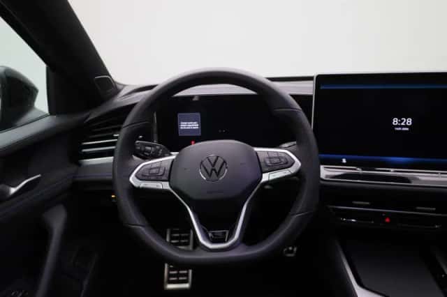 Volkswagen Passat (2025) thumbnail 7