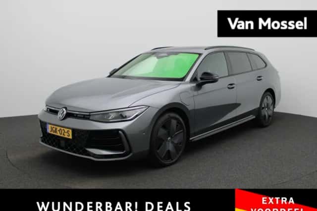 Volkswagen Passat (2025) thumbnail 1