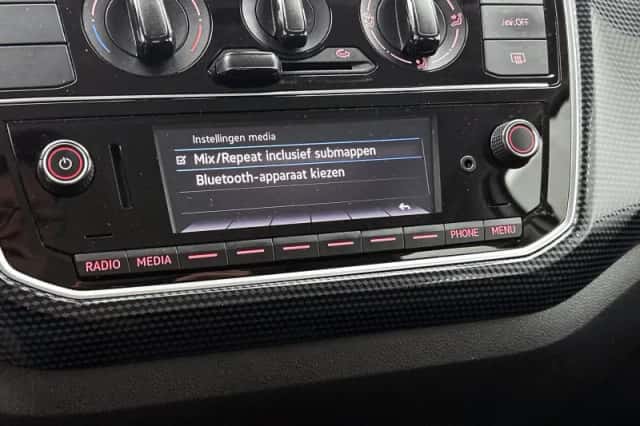 Volkswagen Up! (2021) thumbnail 9