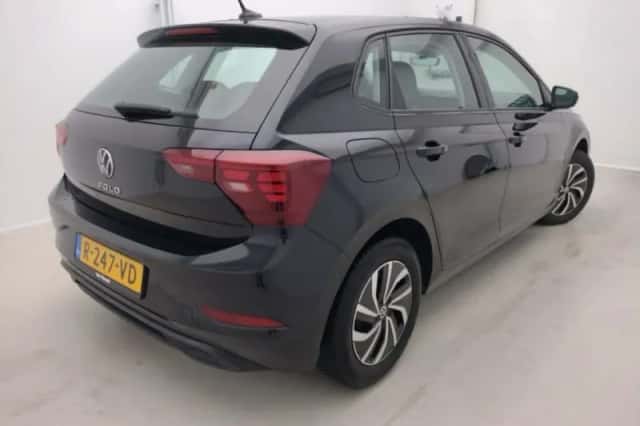 Volkswagen Polo (2022) thumbnail 2