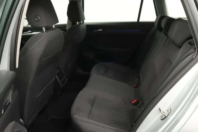 Volkswagen Golf (2024) thumbnail 6