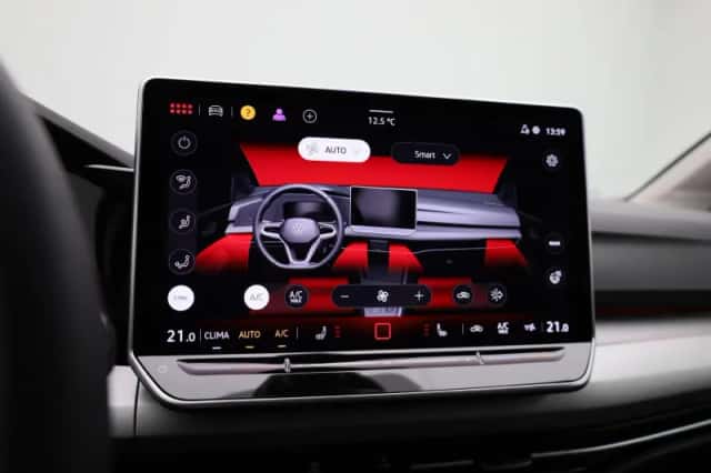 Volkswagen Golf (2024) thumbnail 20