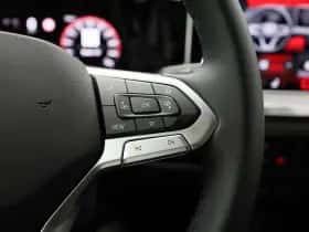 Volkswagen Golf (2024) thumbnail 24