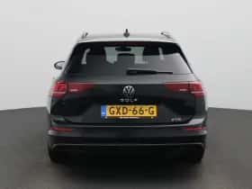 Volkswagen Golf (2024) thumbnail 5