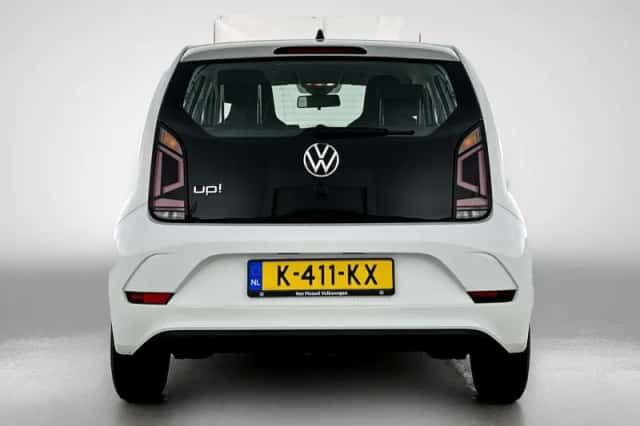 Volkswagen Up! (2021) thumbnail 3