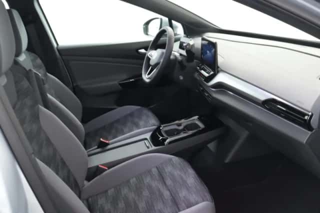 Volkswagen ID.4 (2023) thumbnail 5