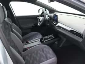 Volkswagen ID.4 (2023) thumbnail 5