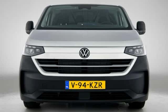 Volkswagen Transporter (2024) thumbnail 5