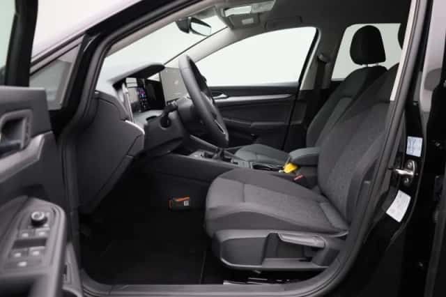 Volkswagen Golf (2025) thumbnail 11