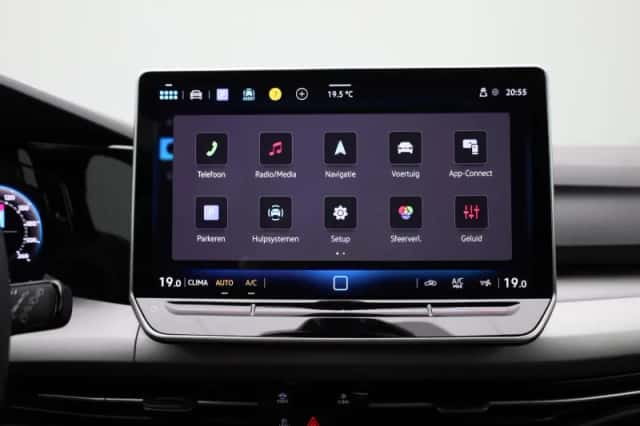 Volkswagen Golf (2025) thumbnail 17