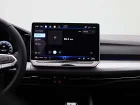 Volkswagen Golf (2025) thumbnail 9