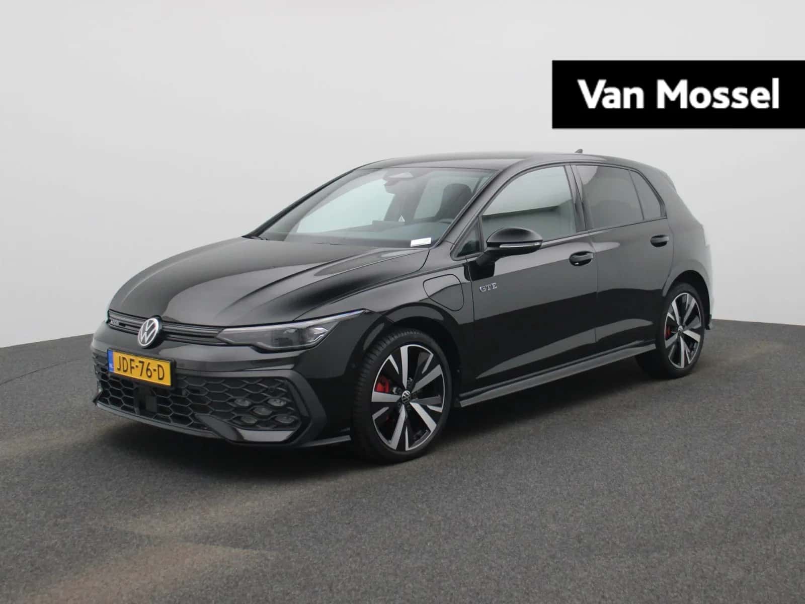 Volkswagen Golf (2025) — foto 1