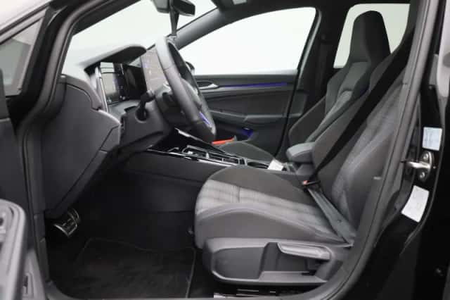 Volkswagen Golf (2025) thumbnail 11