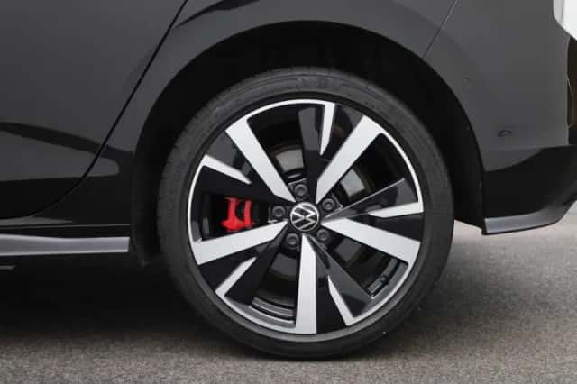 Volkswagen Golf (2025) thumbnail 13