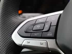Volkswagen Golf (2025) thumbnail 17