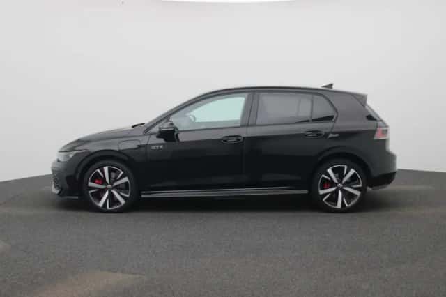 Volkswagen Golf (2025) thumbnail 4