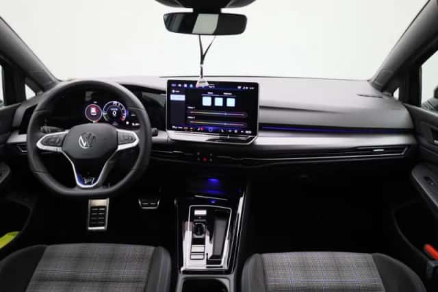 Volkswagen Golf (2025) thumbnail 40