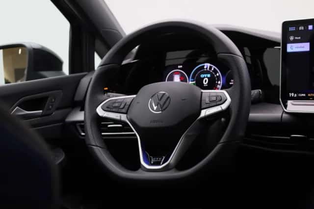 Volkswagen Golf (2025) thumbnail 41