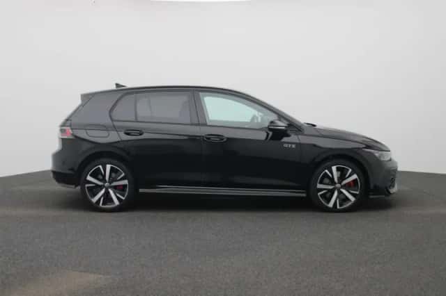 Volkswagen Golf (2025) thumbnail 6