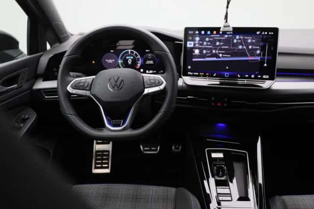 Volkswagen Golf (2025) thumbnail 7