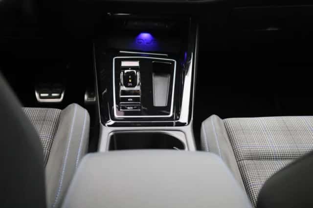 Volkswagen Golf (2025) thumbnail 10