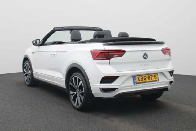 Volkswagen T-Roc (2021) thumbnail 2
