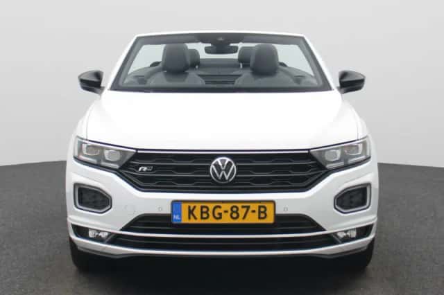 Volkswagen T-Roc (2021) thumbnail 3
