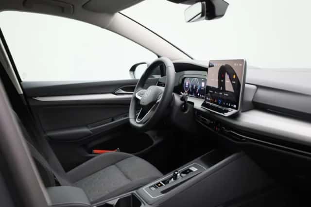 Volkswagen Golf (2025) thumbnail 34