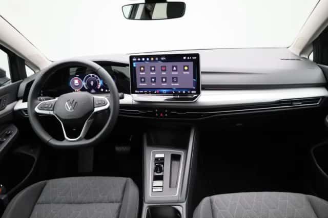 Volkswagen Golf (2025) thumbnail 37