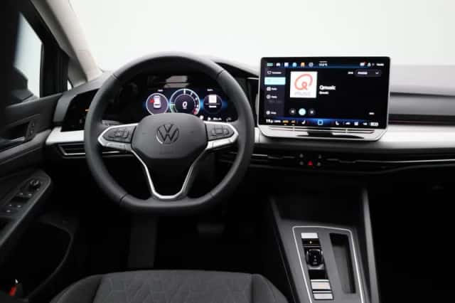 Volkswagen Golf (2025) thumbnail 7