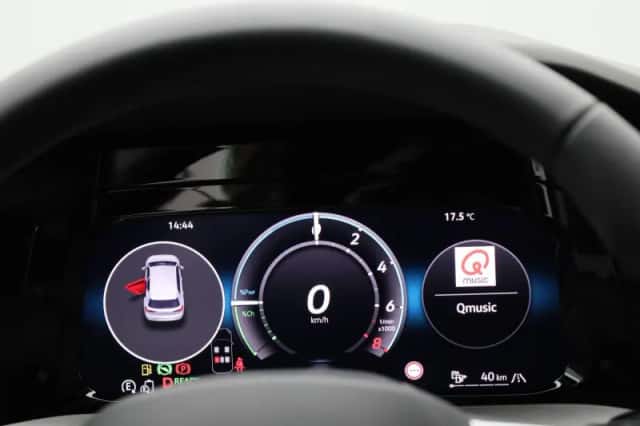 Volkswagen Golf (2025) thumbnail 8