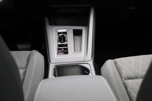 Volkswagen Golf (2025) thumbnail 10