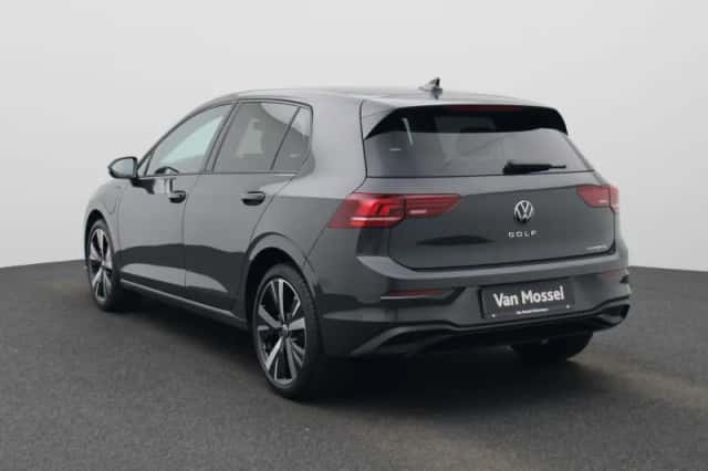 Volkswagen Golf (2025) thumbnail 2