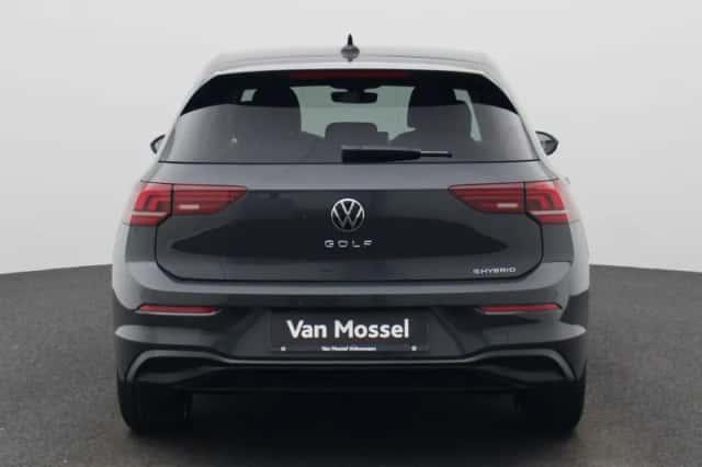 Volkswagen Golf (2025) thumbnail 5