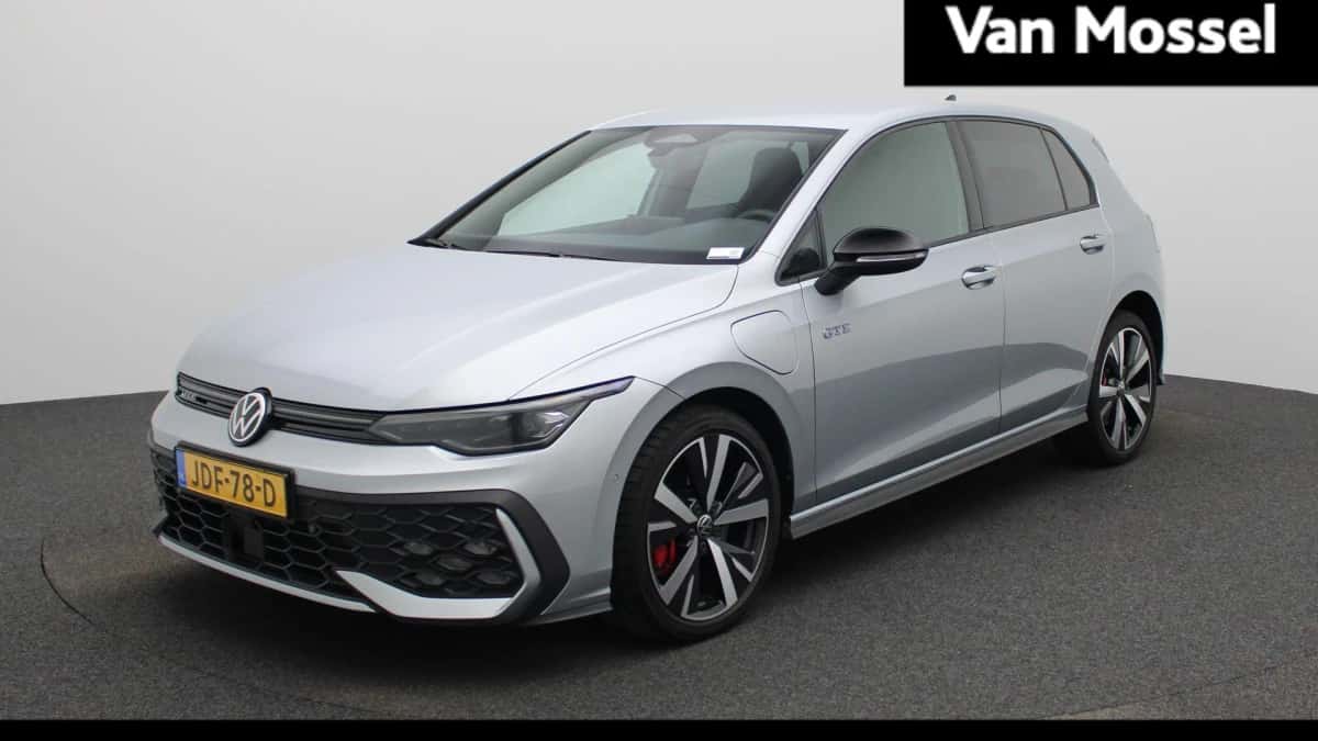 Volkswagen Golf (2025) — foto 1