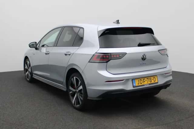Volkswagen Golf (2025) thumbnail 2