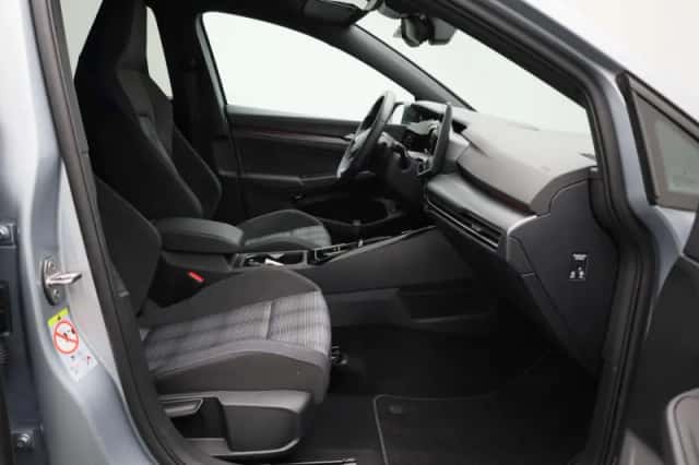 Volkswagen Golf (2025) thumbnail 41