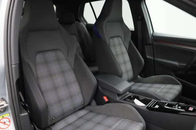Volkswagen Golf (2025) thumbnail 44