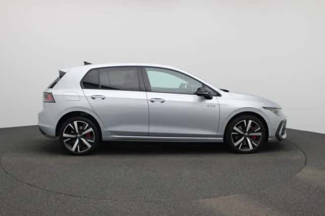 Volkswagen Golf (2025) thumbnail 6