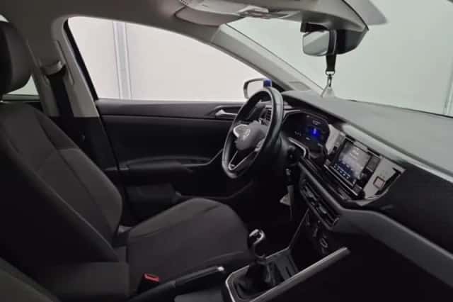 Volkswagen Polo (2022) thumbnail 3