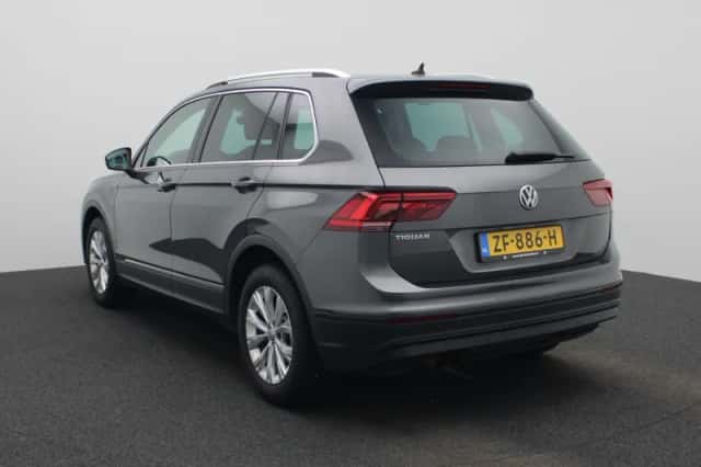 Volkswagen Tiguan (2019) thumbnail 2