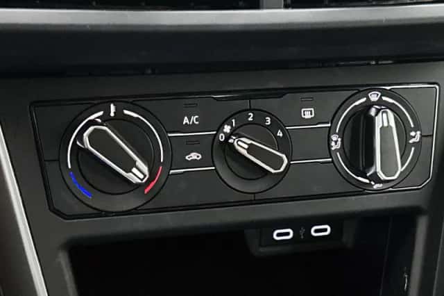 Volkswagen Polo (2021) thumbnail 23